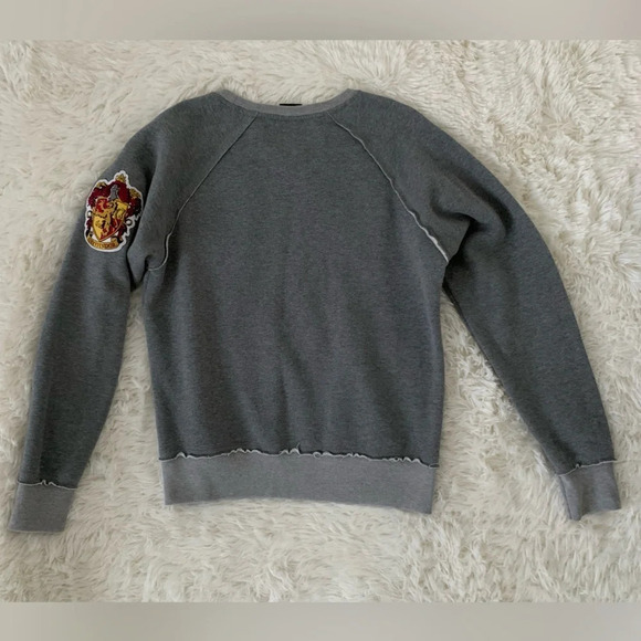 HARRY Potter Gryffindor Universal Studios Sweatshirt, Small - Picture 9 of 16